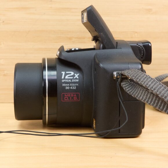 Panasonic Lumix DMC-FZ8 7.2MP Digital Camera, 12x Optical Zoom, Made in Japan - Picture 4 of 8